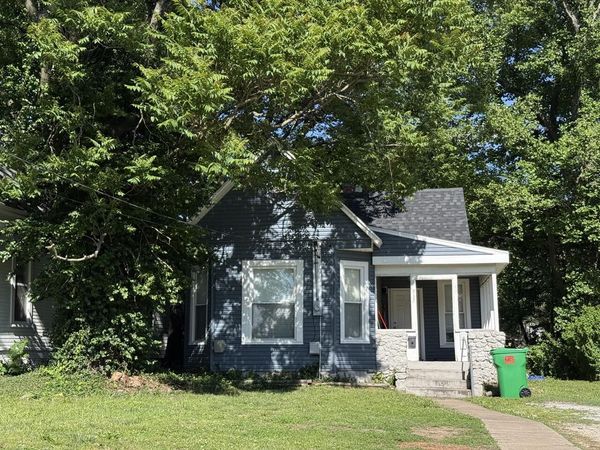 932 N National Avenue , Springfield, MO 65802