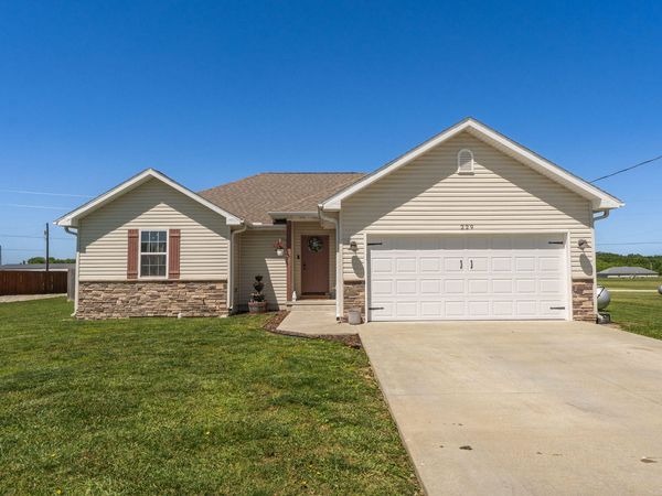 229 Velma Drive , Seymour, MO 65746