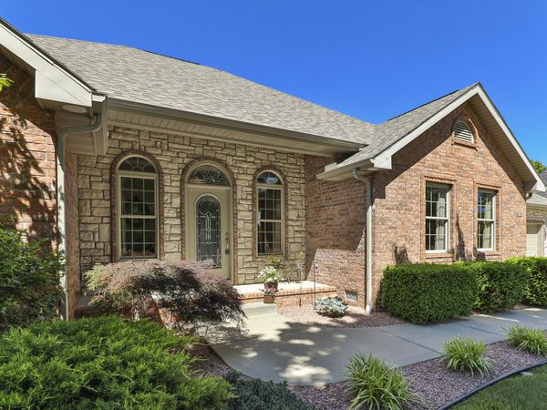 1361 S Charles Place , Bolivar, MO 65613