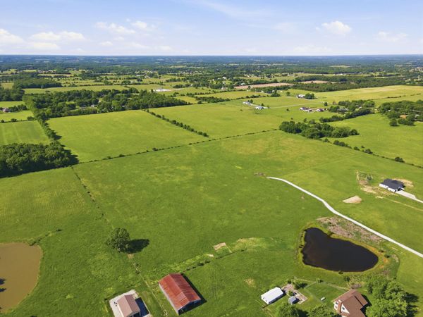000 E Farm Road 186 , Rogersville, MO 65742