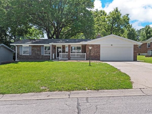 208 Canary Lane, St Charles, MO 63301