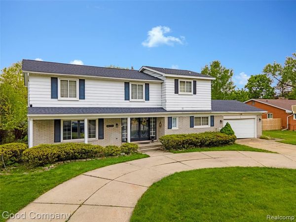 25366 Wykeshire Road , Farmington Hills, MI 48336