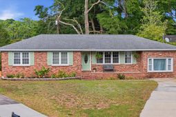 1246 Honeysuckle Lane photo 4
