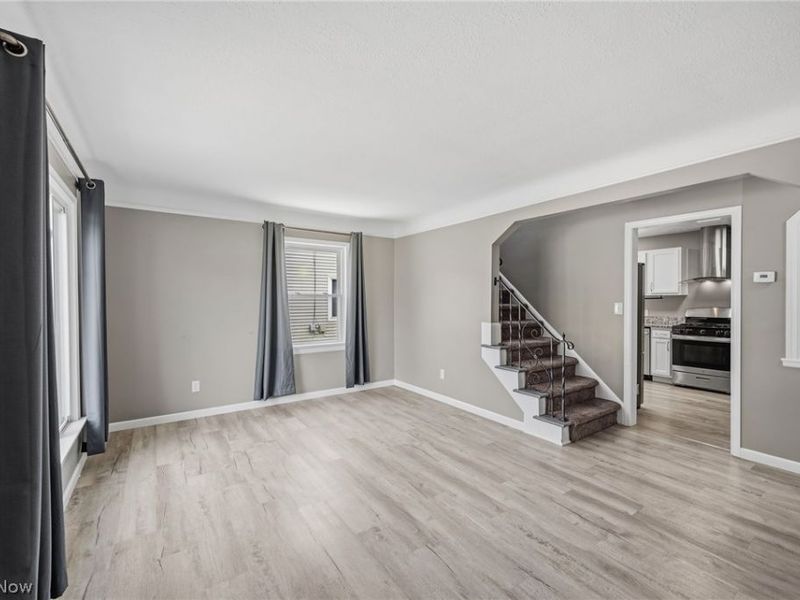 468 E 305th Street, Willowick, OH 44095 Photo 6