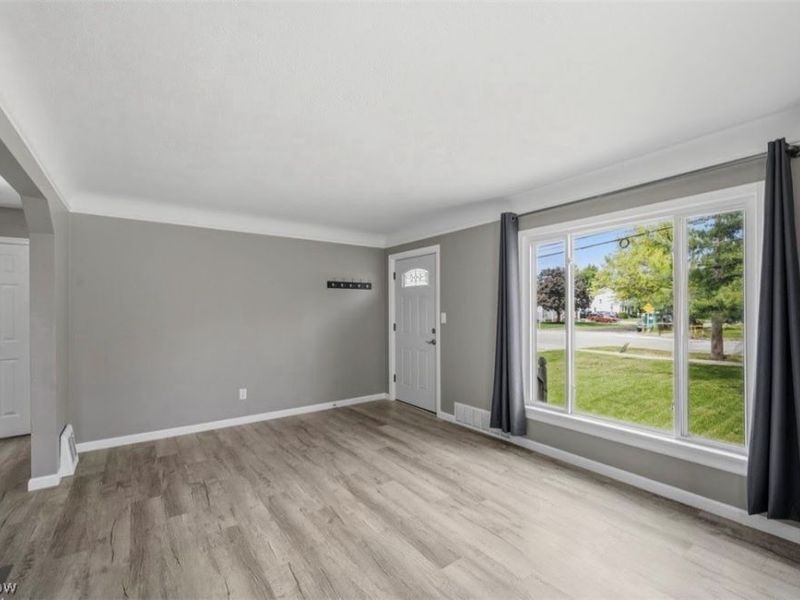 468 E 305th Street, Willowick, OH 44095 Photo 7