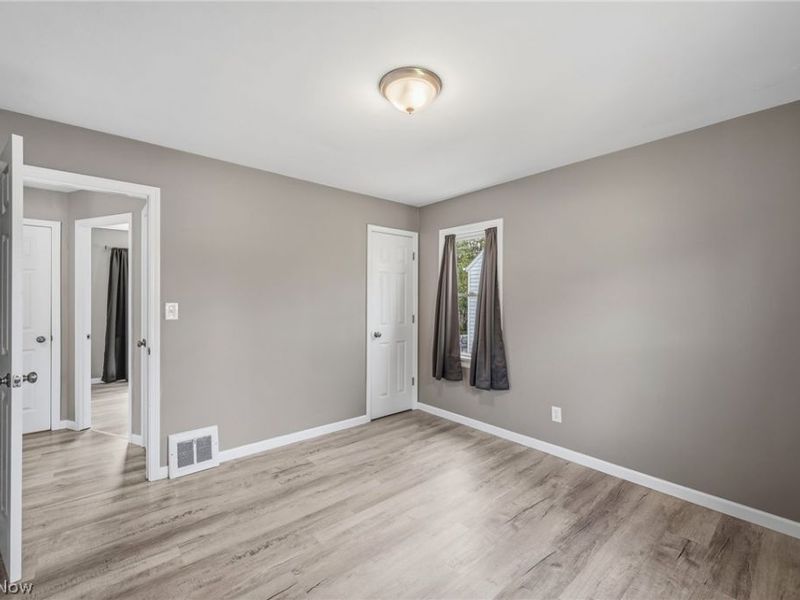 468 E 305th Street, Willowick, OH 44095 Photo 8