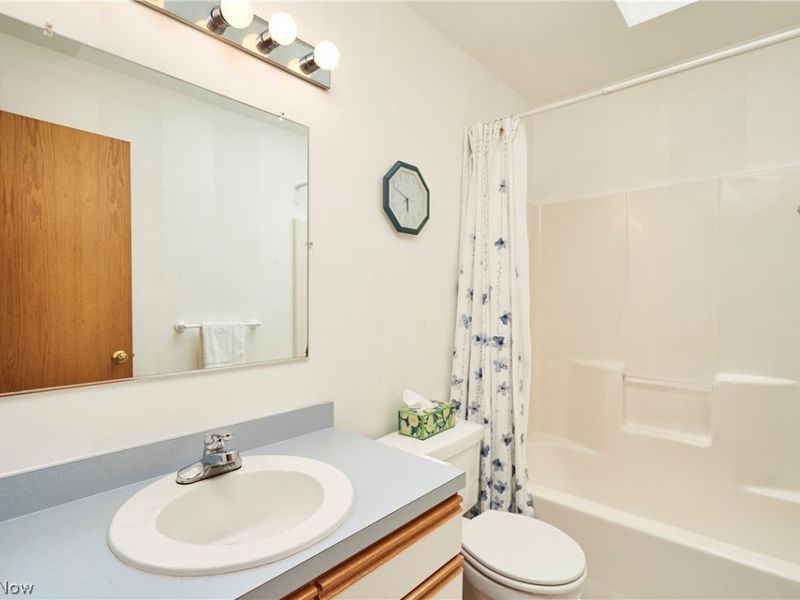 581 Woodhaven Drive , Uniontown, OH 44685 Photo 18