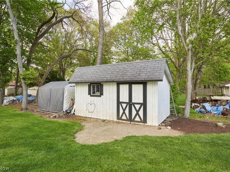 581 Woodhaven Drive , Uniontown, OH 44685 Photo 23