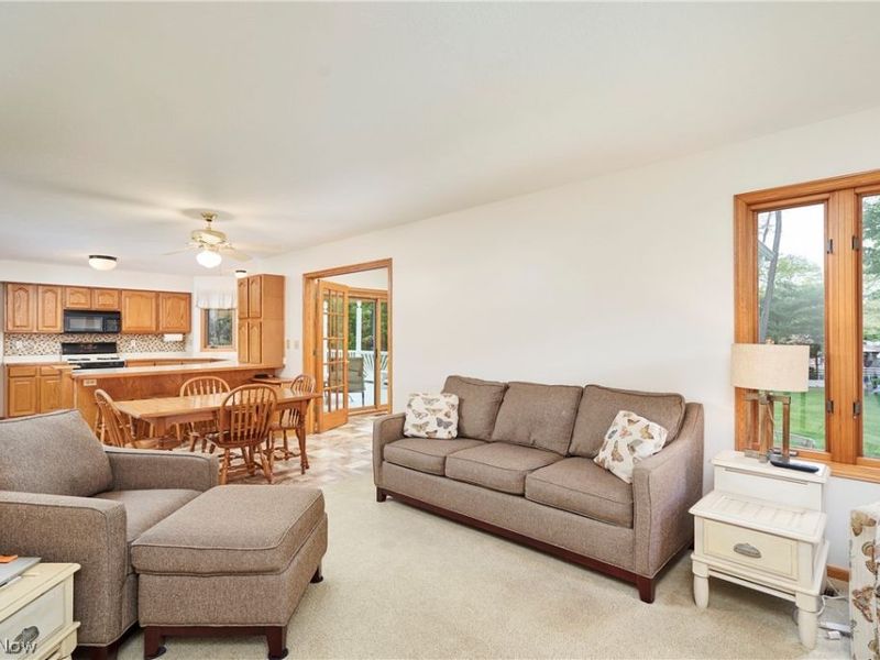 581 Woodhaven Drive , Uniontown, OH 44685 Photo 5