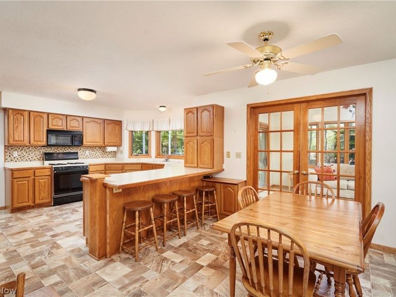 581 Woodhaven Drive , Uniontown, OH 44685 Photo 6
