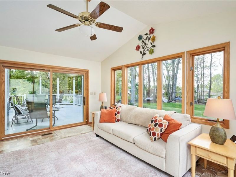 581 Woodhaven Drive , Uniontown, OH 44685 Photo 9