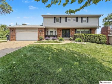 719 Leawood Drive , Omaha, NE 68154