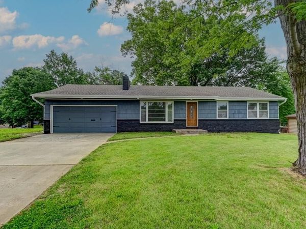 4407 S Phelps Road, Independence, MO 64055
