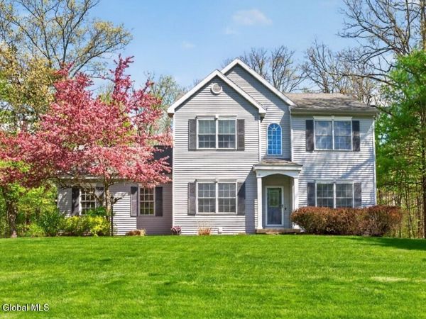 11 Quincy Lane, Queensbury, NY 12804
