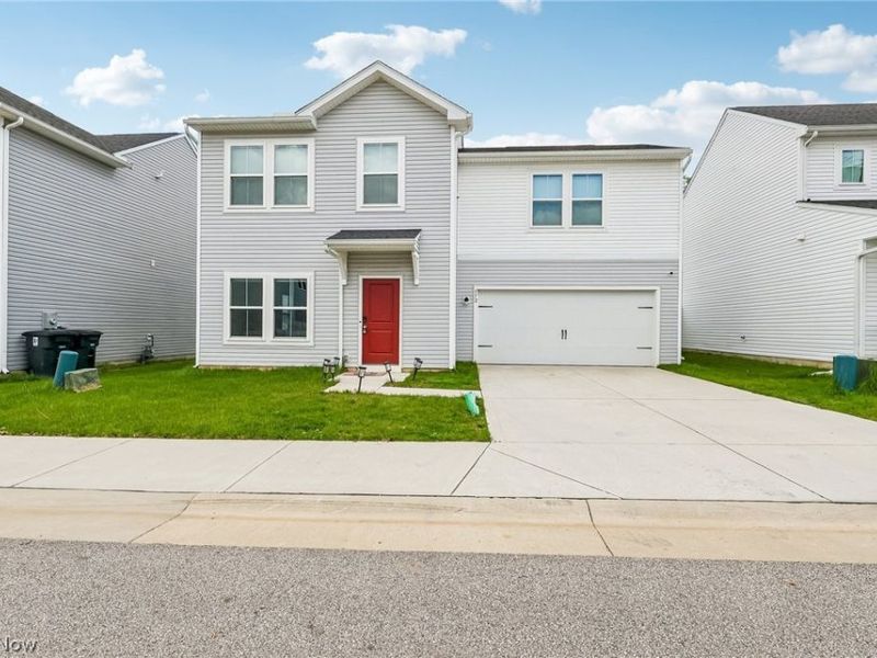 572 Auld Farm Circle, Akron, OH 44320 Photo 1
