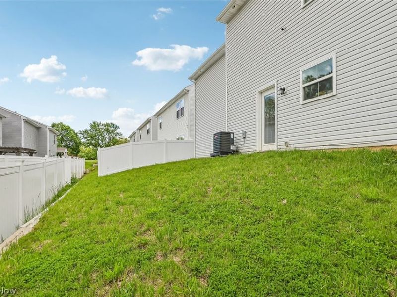 572 Auld Farm Circle, Akron, OH 44320 Photo 28