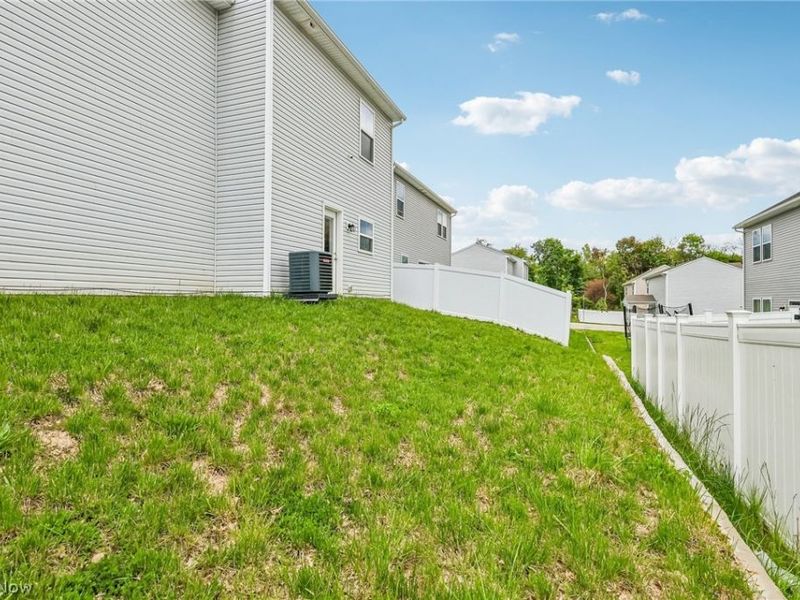 572 Auld Farm Circle, Akron, OH 44320 Photo 30
