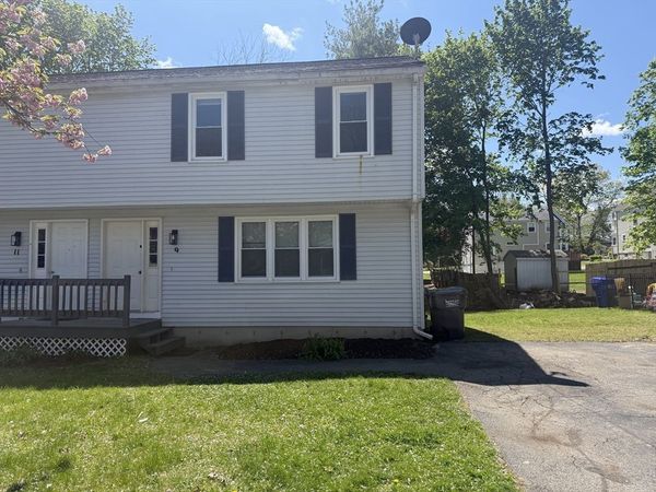 9 Julian Ln, Unit 9, Milford, MA 01757
