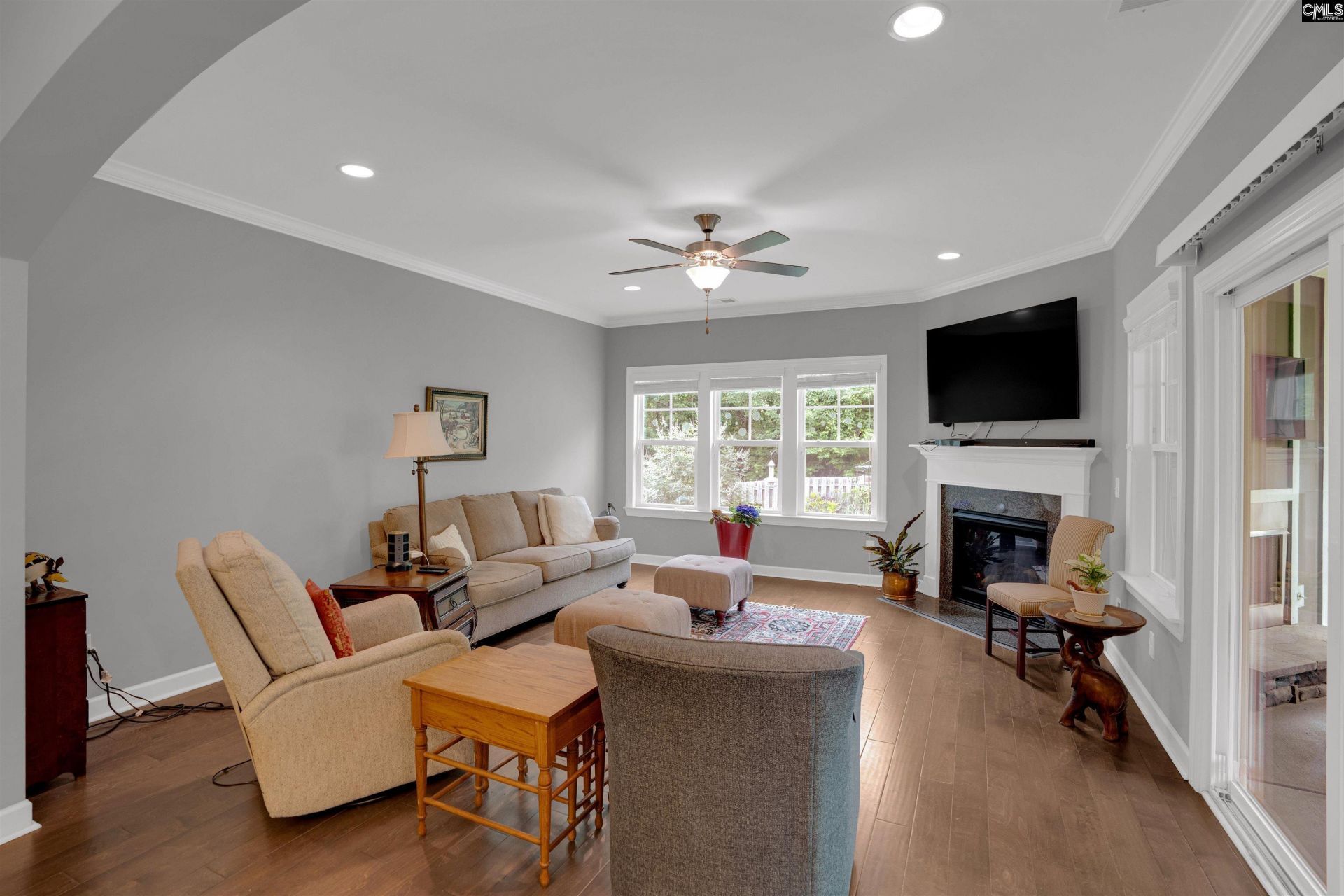 929 Isle Court  Photo 18