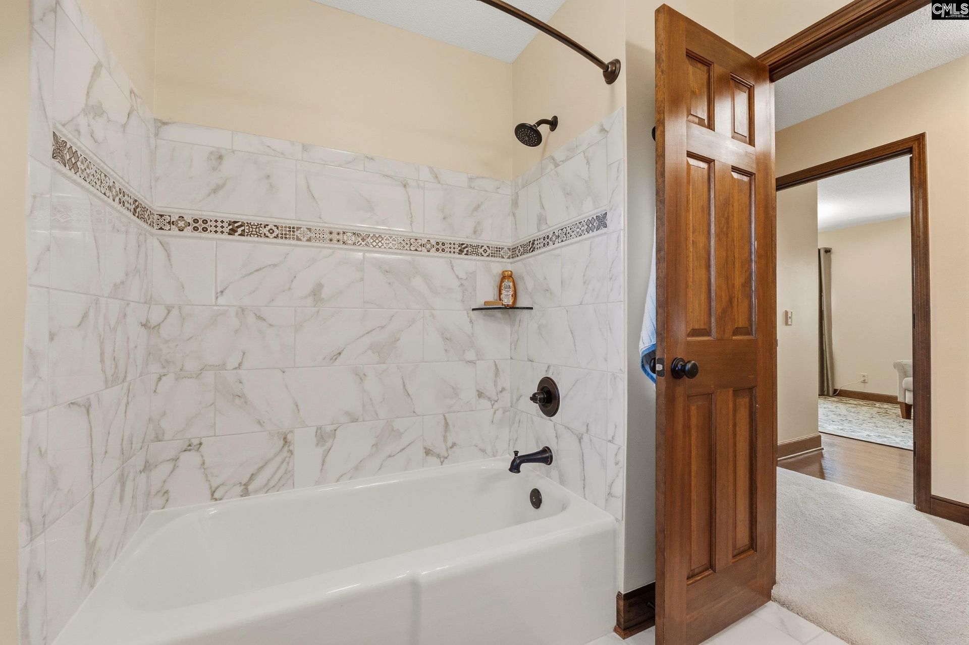 6409 Queens Way Drive  Photo 18