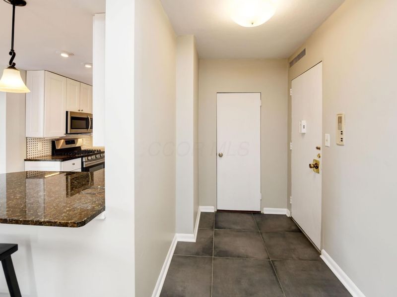 1620 E Broad Street, Unit 402, Columbus, OH 43203 Photo 2