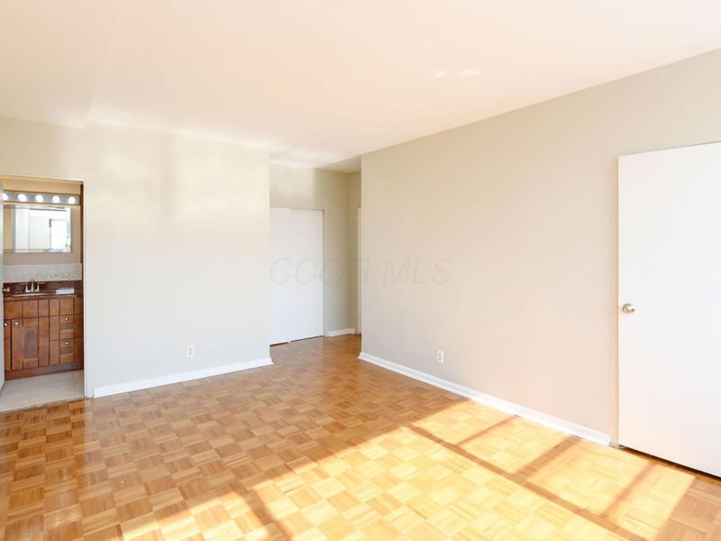 1620 E Broad Street, Unit 402, Columbus, OH 43203 Photo 22