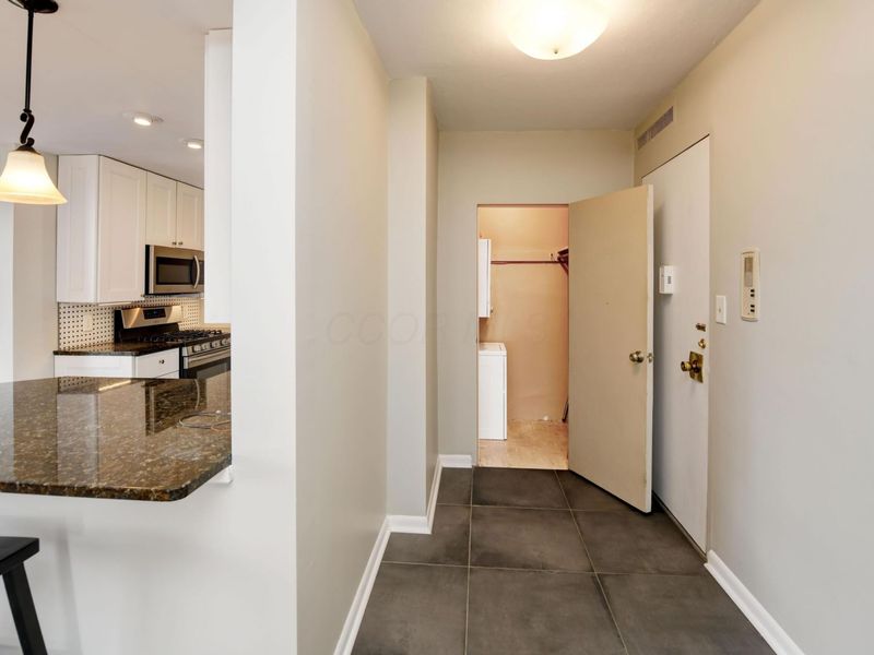1620 E Broad Street, Unit 402, Columbus, OH 43203 Photo 24