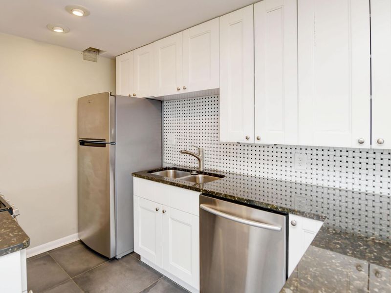 1620 E Broad Street, Unit 402, Columbus, OH 43203 Photo 6