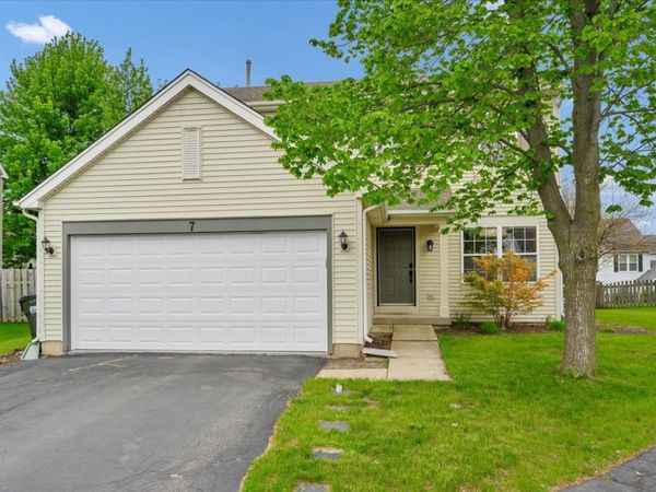 7 Appletree Court , Lake In The Hills, IL 60156