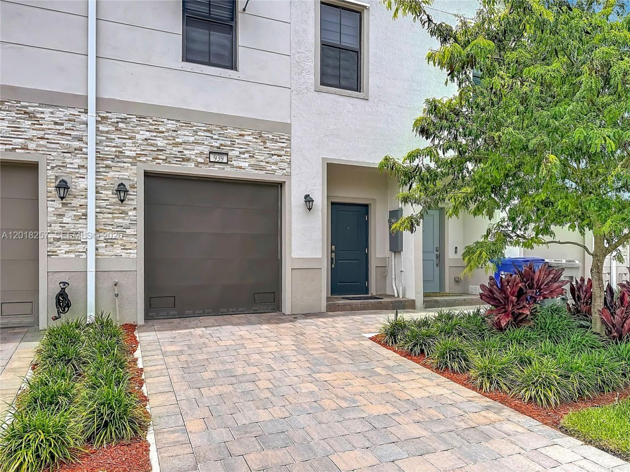 939 NW 3rd Ter , Unit 939, Pompano Beach, FL 33060 Photo