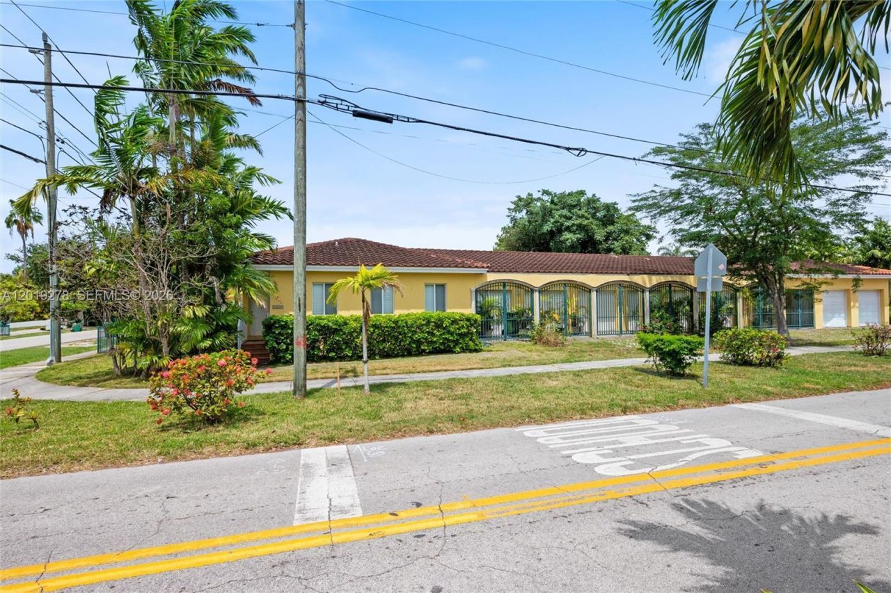 2542 SW 25th Ave, Miami, FL 33133 Photo