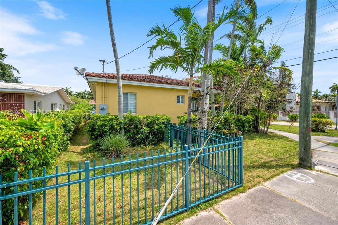 2542 SW 25th Ave, Miami, FL 33133 Photo