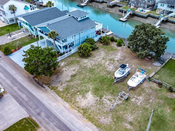 311 55th Ave. N , North Myrtle Beach, SC 29582