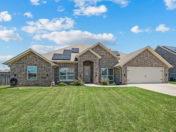 3201 White Horse Drive, Granbury, TX 76049