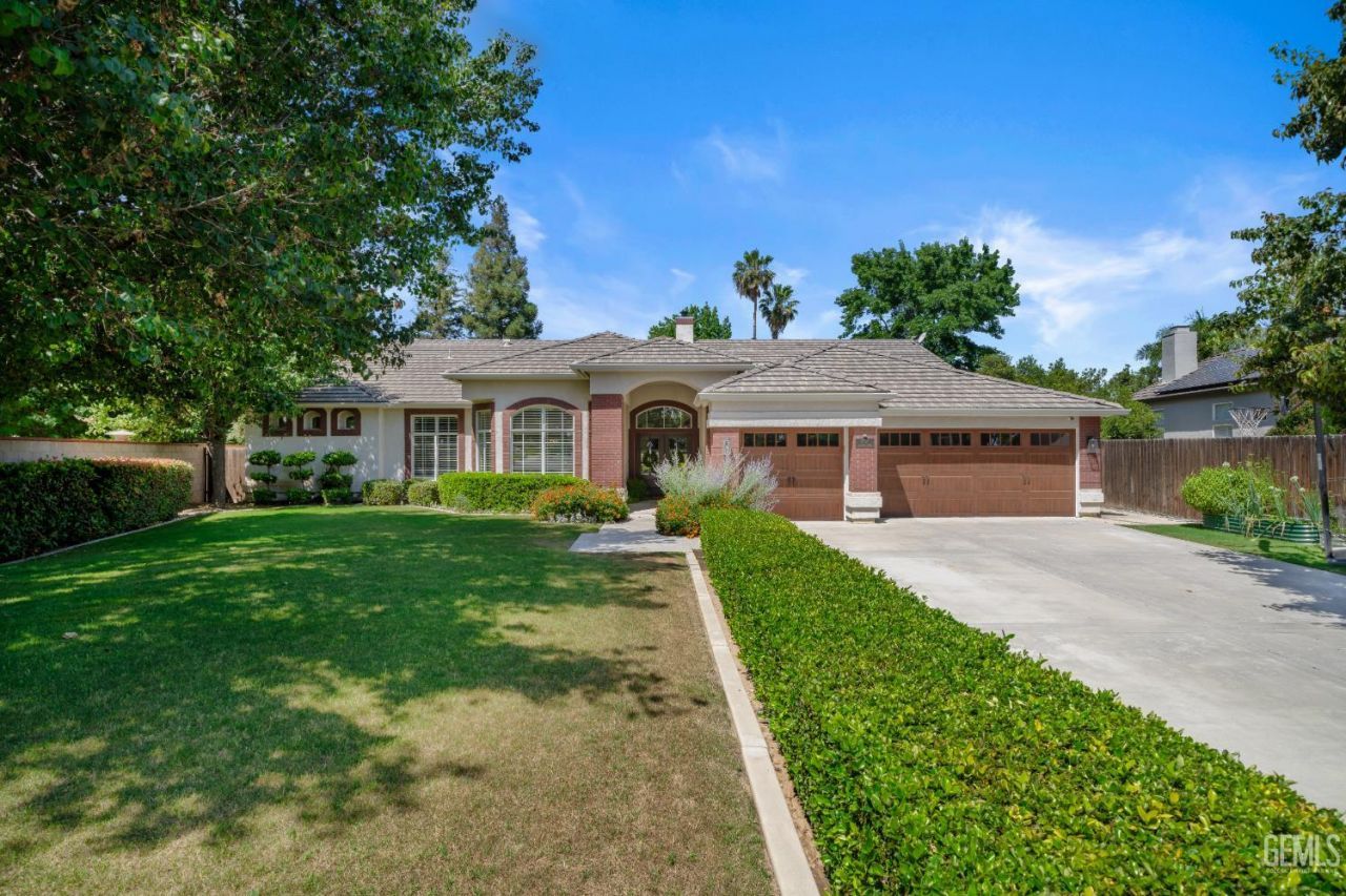 6717 Park West Circle, Bakersfield, CA 93308 Main Photo