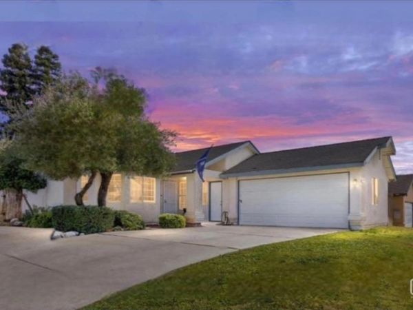 6305 Wolfe Creek Drive, Bakersfield, CA 93306