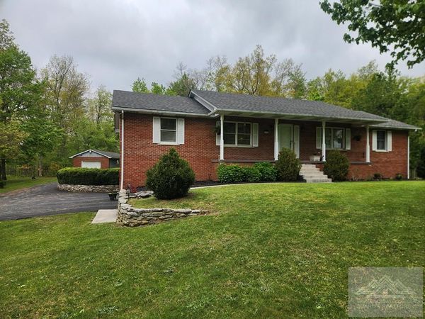 499 Ellison Ridge Rd, Flat Top, WV 25841