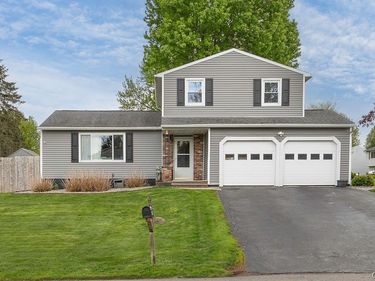 8369 Zenith Drive, Baldwinsville, NY 13027