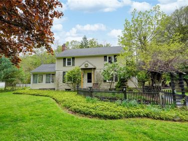 95 Brook Road, Pittsford, NY 14534