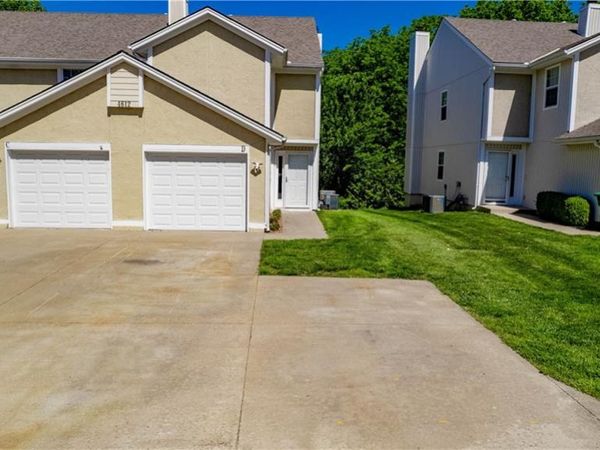 4612 NE Whispering Winds D Drive, Lee's Summit, MO 64064