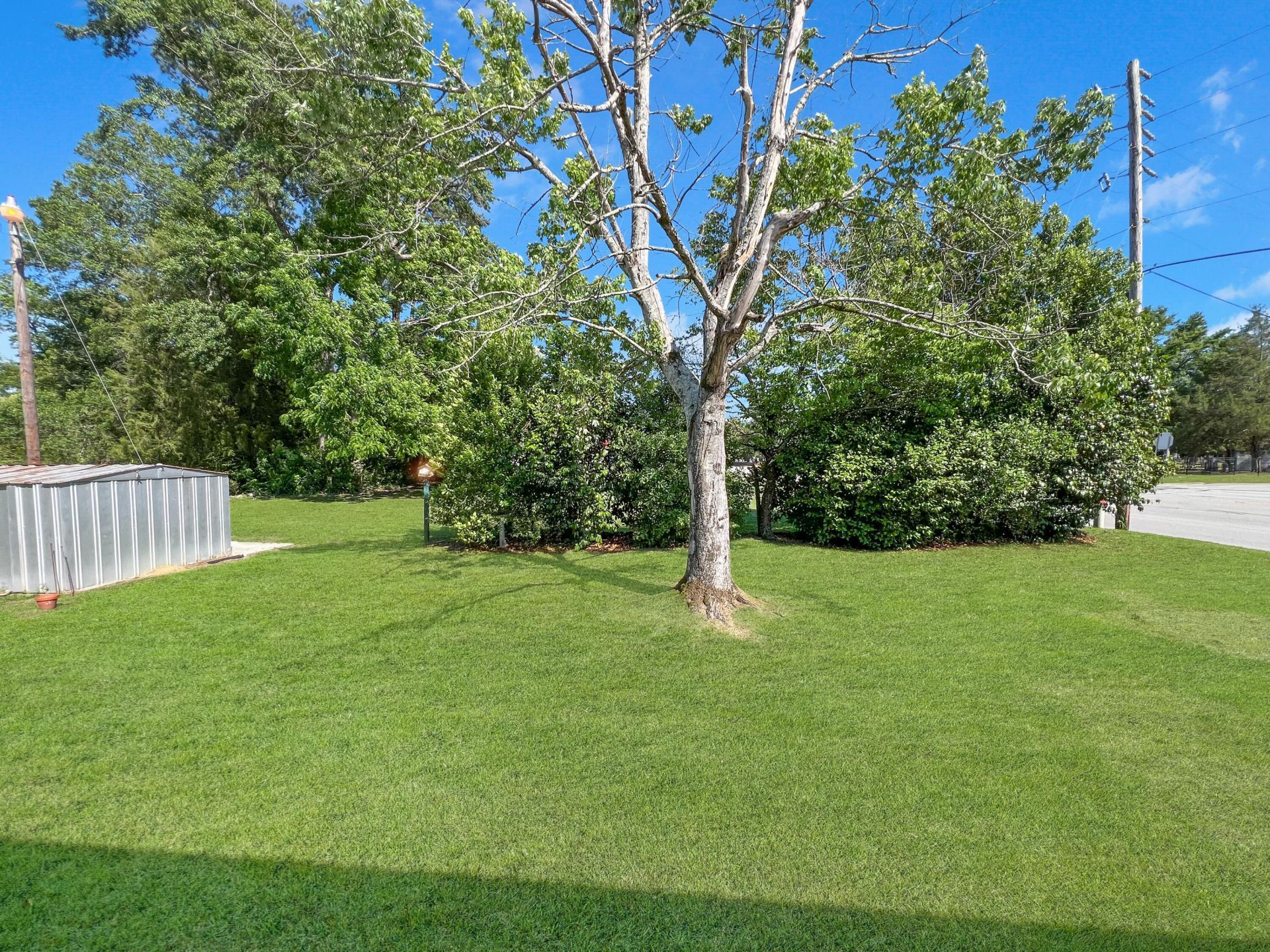 300 N Metts Street Photo 11
