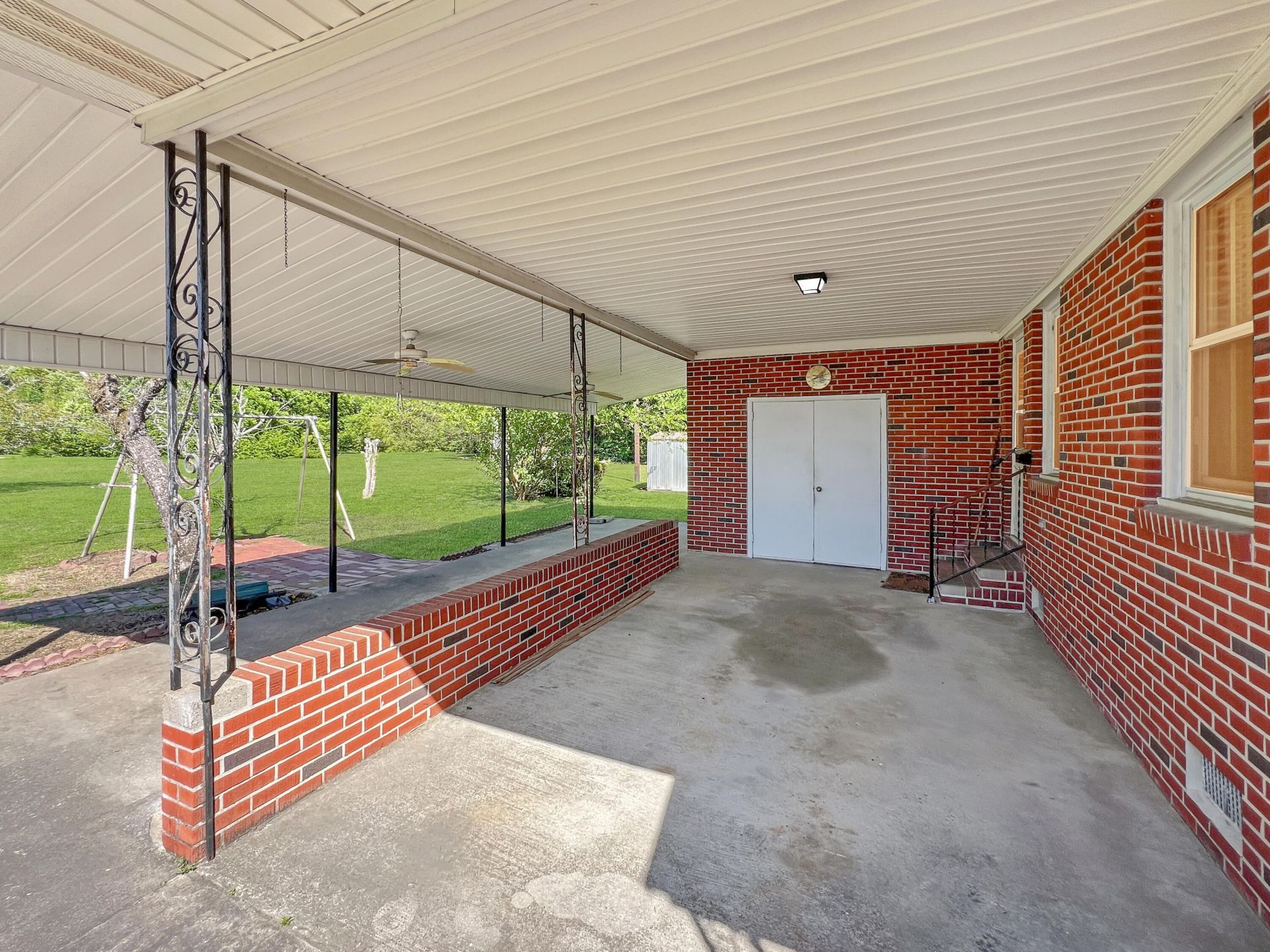 300 N Metts Street Photo 13