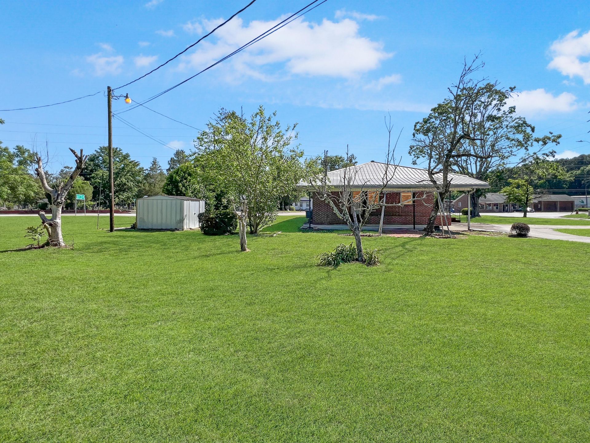 300 N Metts Street Photo 14