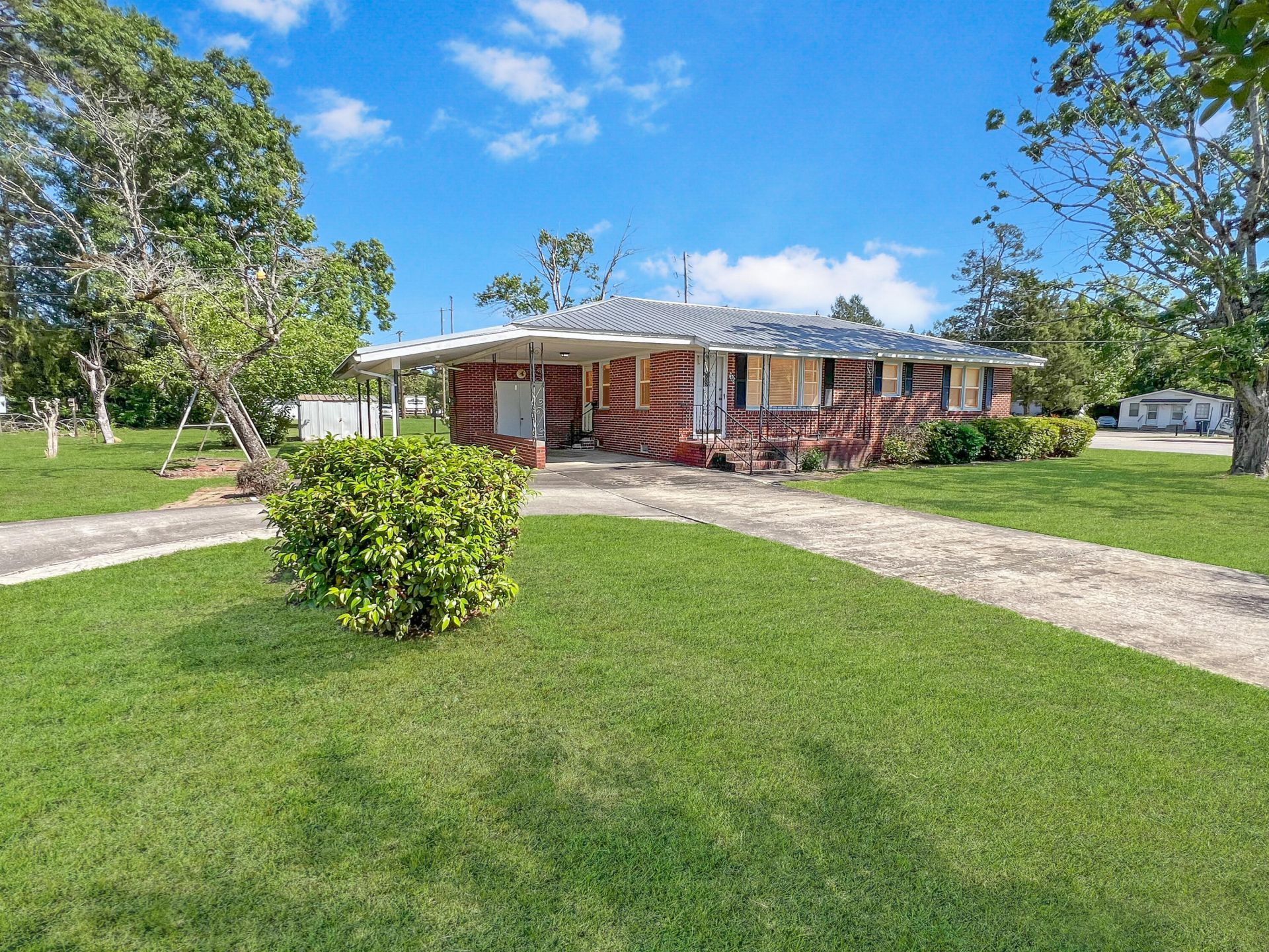 300 N Metts Street Photo 15