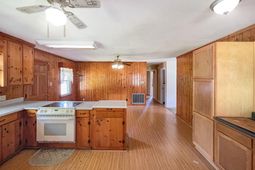 300 N Metts Street photo 4
