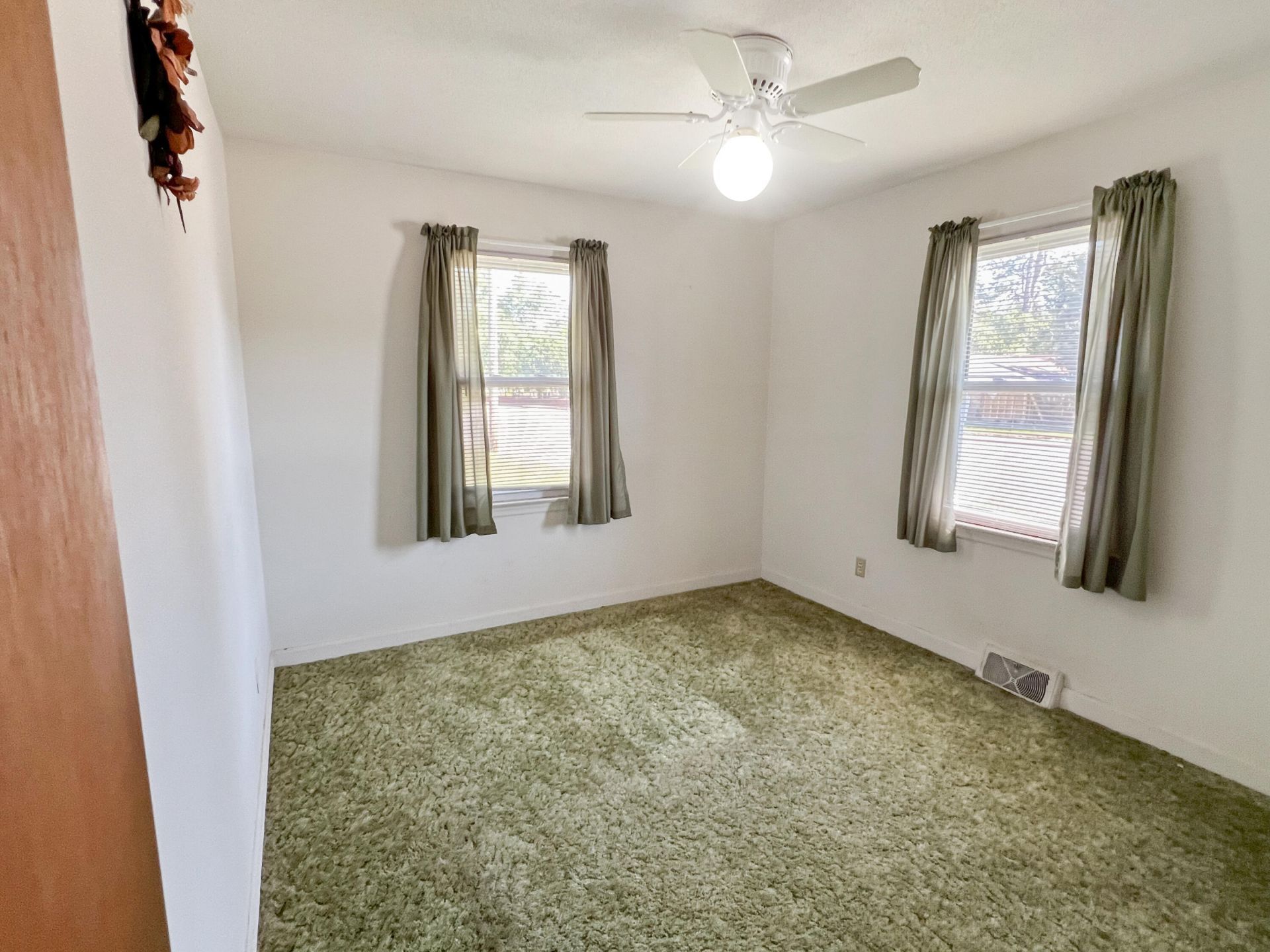 300 N Metts Street Photo 9