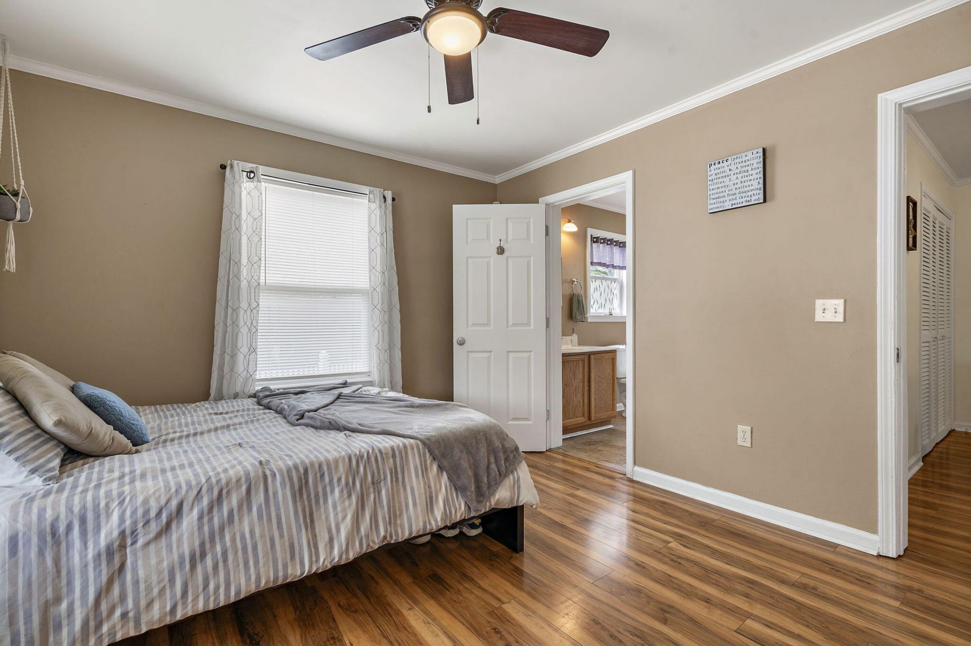 916 Hillsboro Drive Photo 19