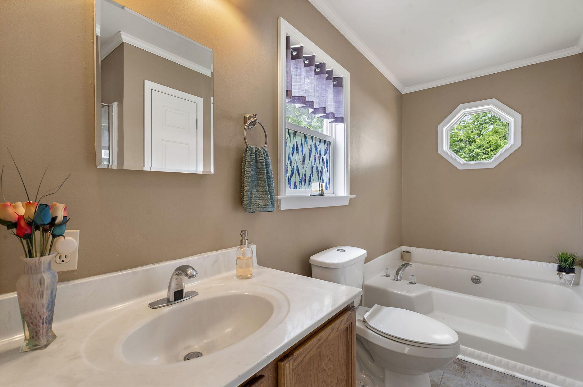 916 Hillsboro Drive Photo 30