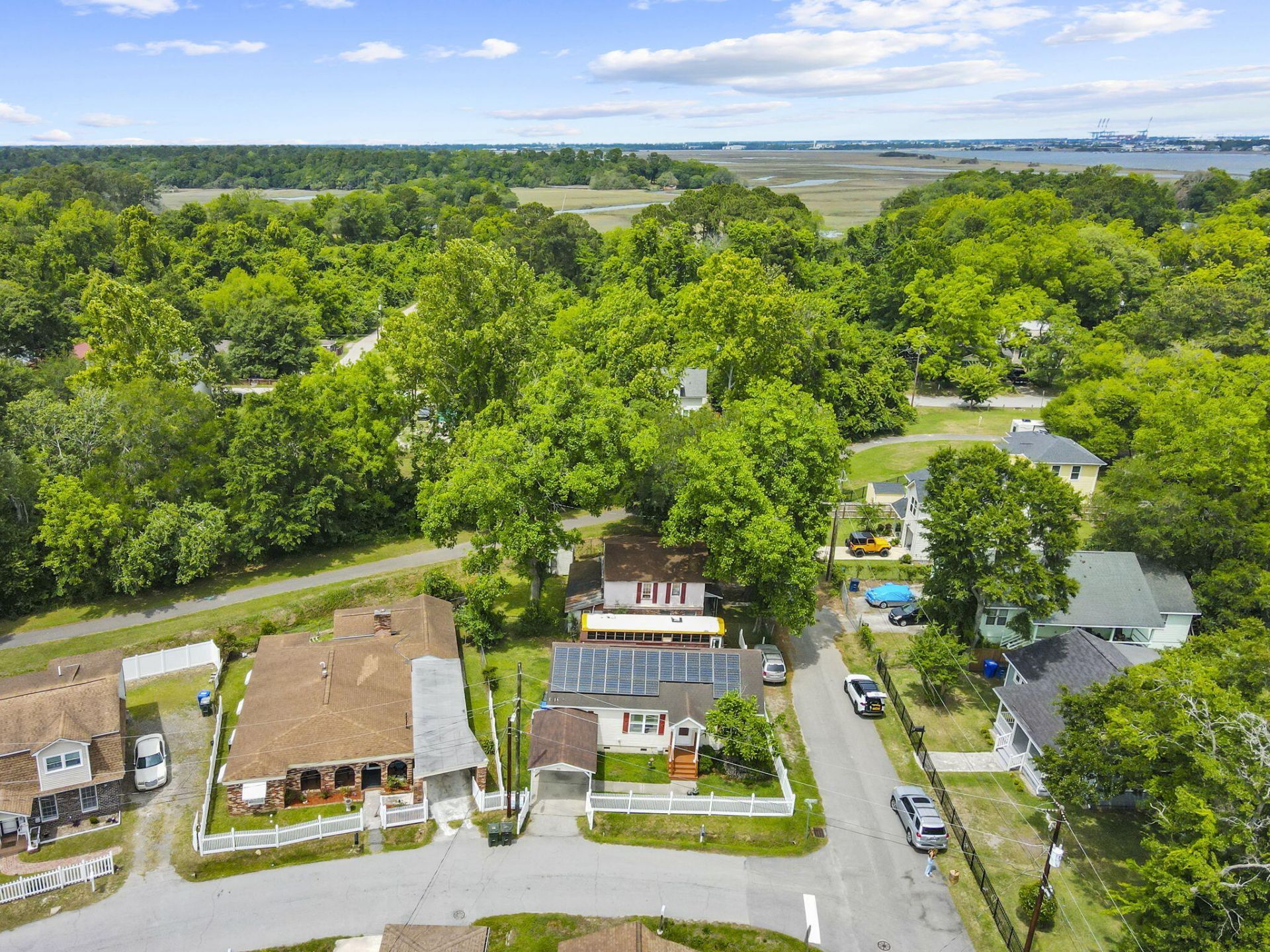 916 Hillsboro Drive Photo 31
