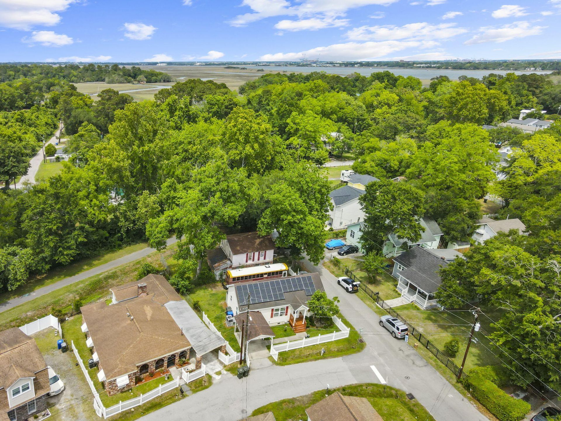 916 Hillsboro Drive Photo 32